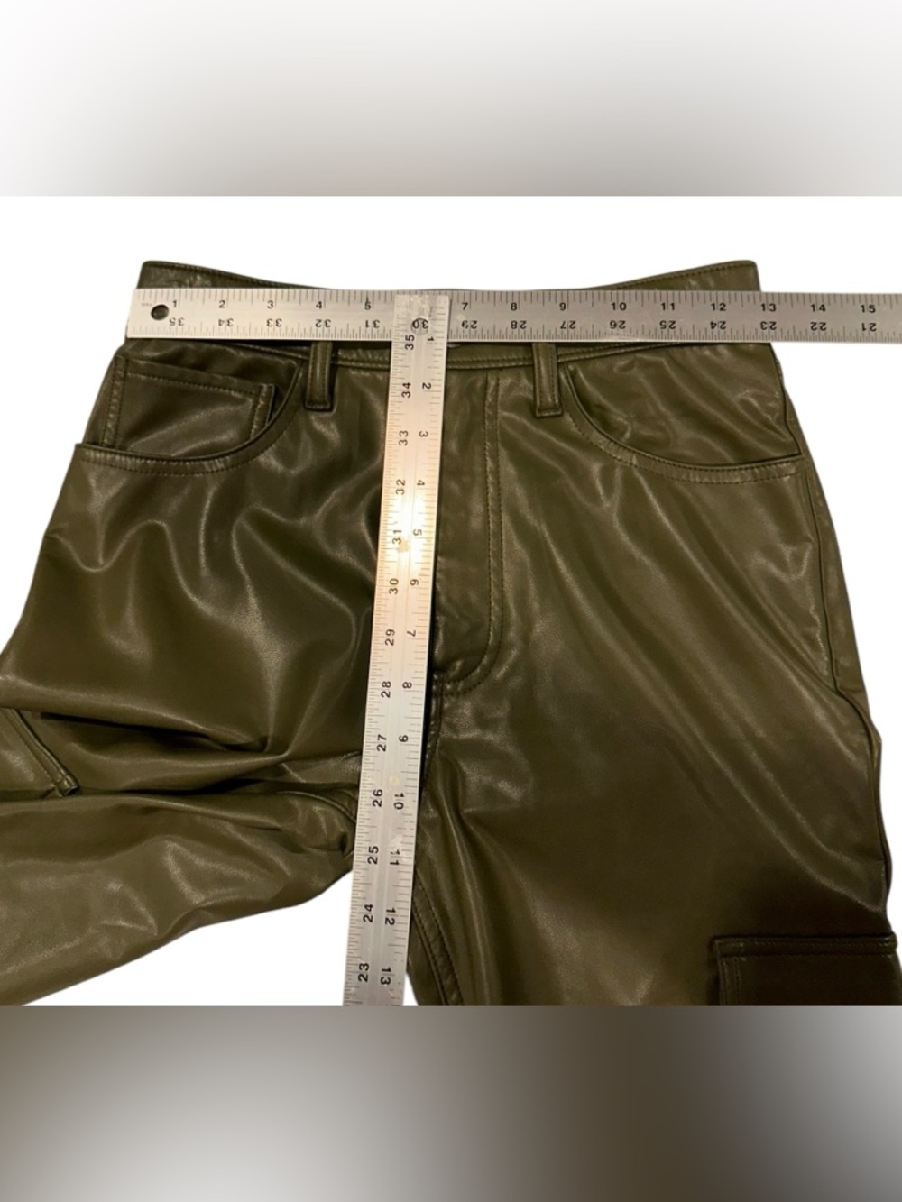 Abercrombie & Fitch 90s Relaxed High Rise Olive Vegan Leather Cargo Pants 26/2s - Picture 9 of 10
